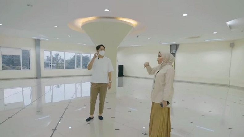 Masjid di El Corps Building, Pengingat Waktu Shalat untuk Pekerja