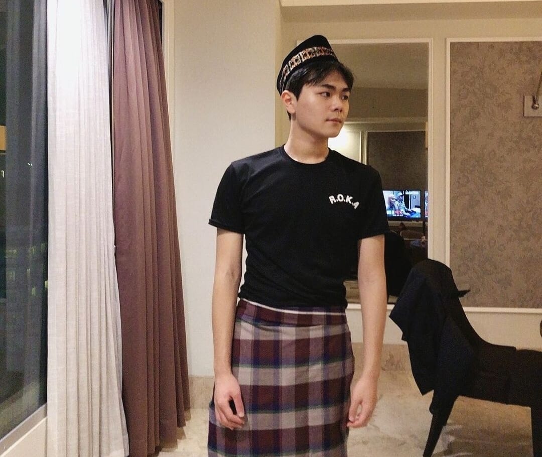 Satu-satunya Prajurit Muslim di Kamp Wamil, Ini Perjalanan Mualaf Aydin Adik Ayana Moon