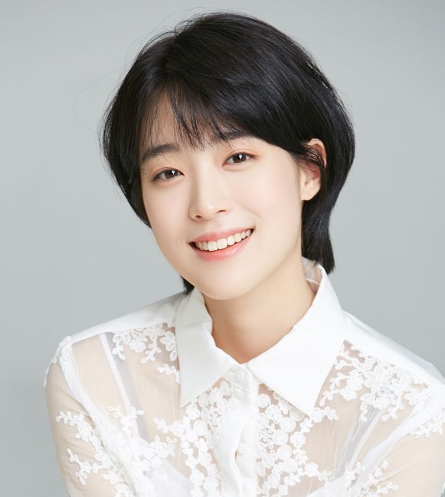 Natural hingga Glowing, Intip Tren Makeup Selebritas Korea