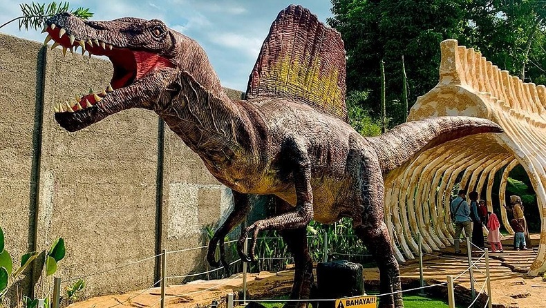 Wisata di Dinoland Garut, Ajak Anak Bertualang dengan Hewan Purba