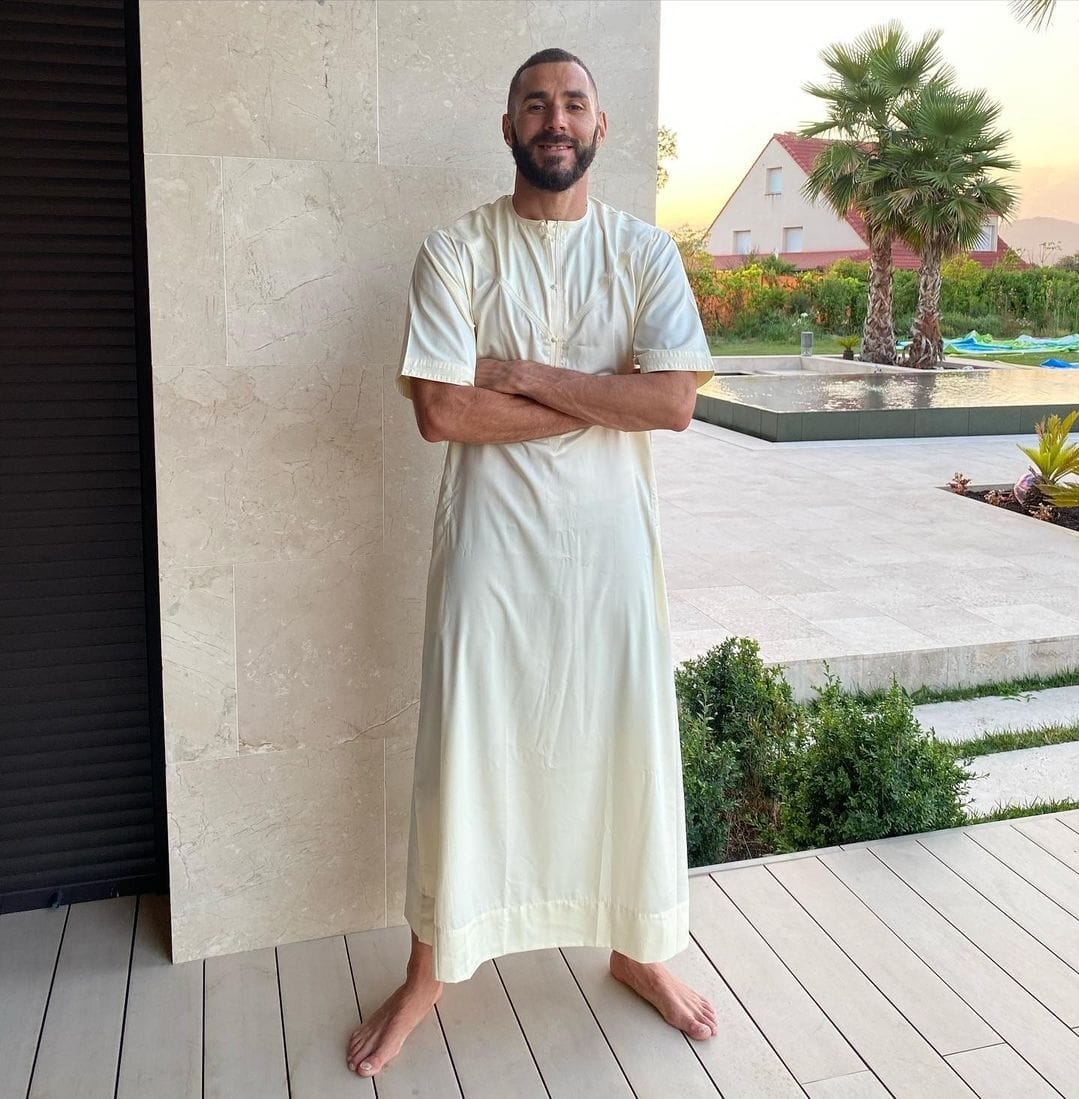 Bisa Jadi Inspirasi Jumatan, Intip 3 Gaya Karim Benzema Pakai Gamis