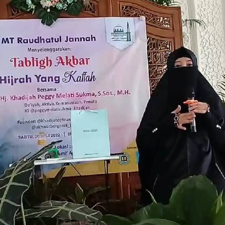 Dongkrak Semangat Umat, Ini 3 Artis yang Pernah Jadi Duta Zakat