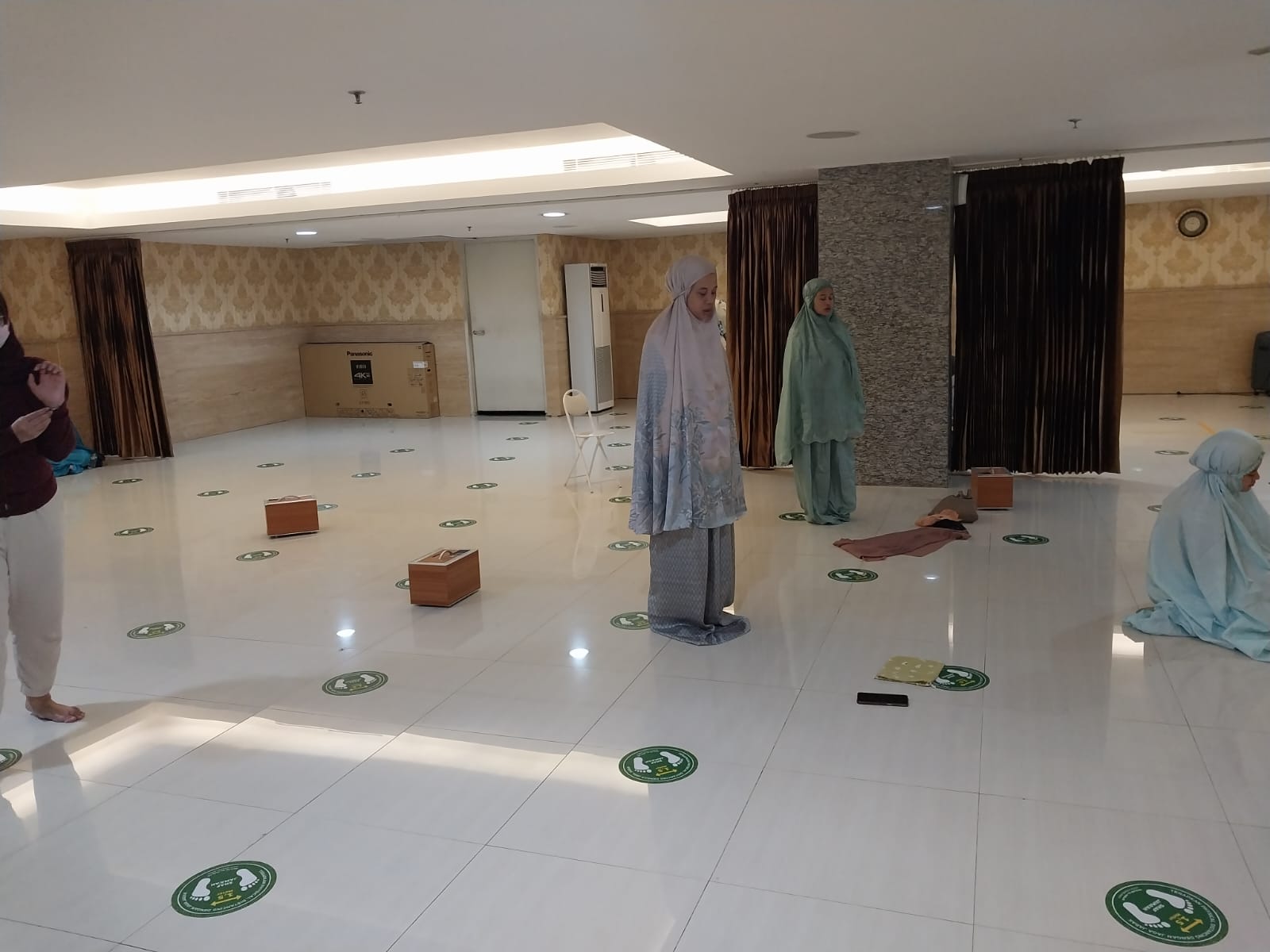 Ruang Wangi dan Serba Terpisah, Yuk Intip Masjid Al-Ikhlas Mal Kokas