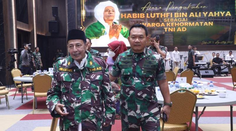 Kasad Kukuhkan Habib Luthfi sebagai Warga Kehormatan Angkatan Darat