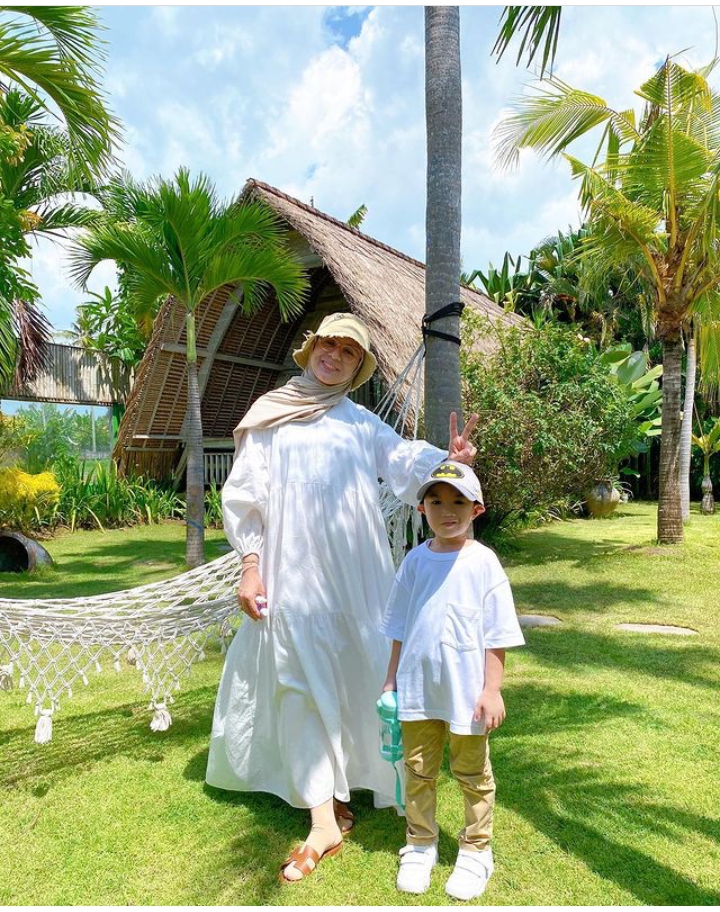 Tampil Muda dan Fresh, 6 Gaya Nycta Gina Bisa Jadi Inspirasi