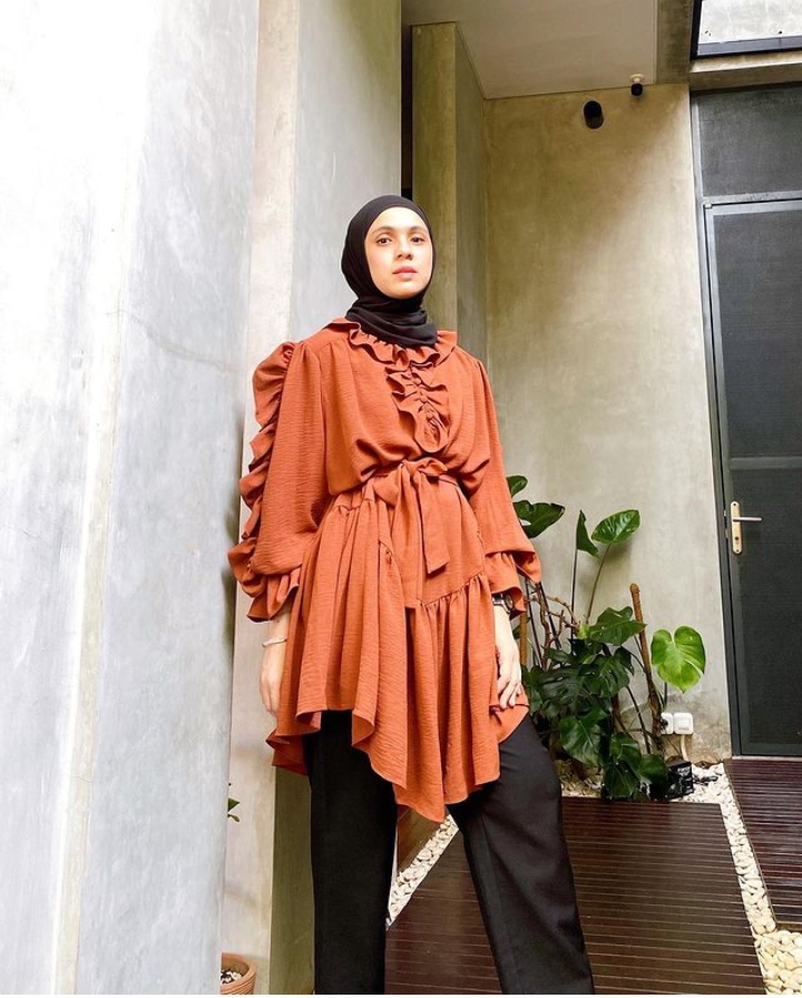 Tampil Muda dan Fresh, 6 Gaya Nycta Gina Bisa Jadi Inspirasi