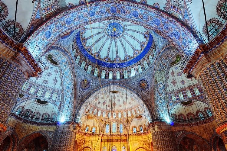 Kemegahan Masjid Sultan Ahmed, Simbol Ikonik Kota Istanbul