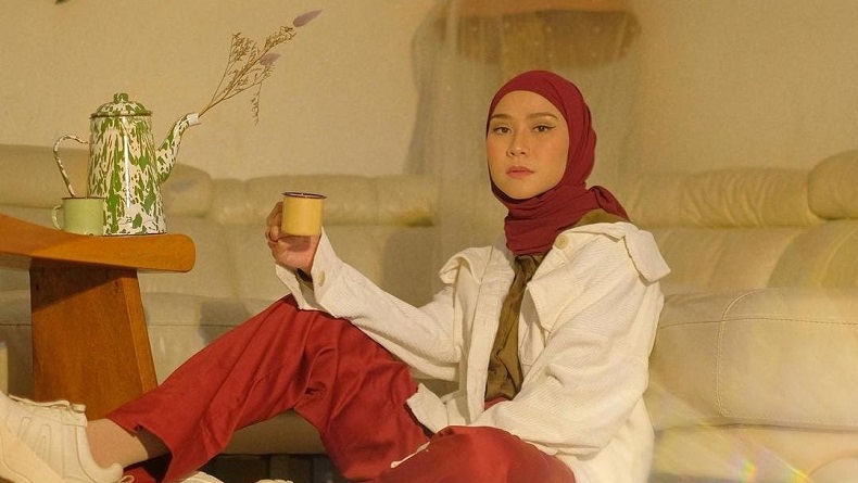 3 Inspirasi Fesyen Muslimah saat HUT 77 RI, Berbusana Merah Putih