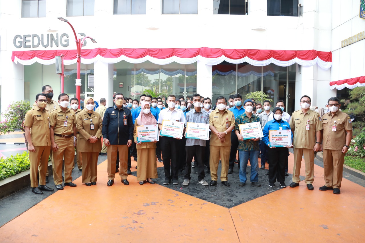 UPZ Salurkan Zakat ke 300 Mustahik di Lingkungan Kemendagri