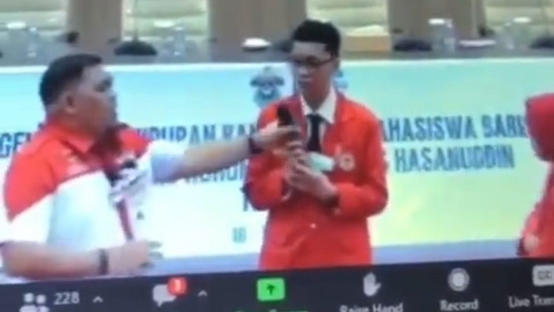 Viral Mahasiswa Baru Unhas Diusir usai Mengaku Non-Biner