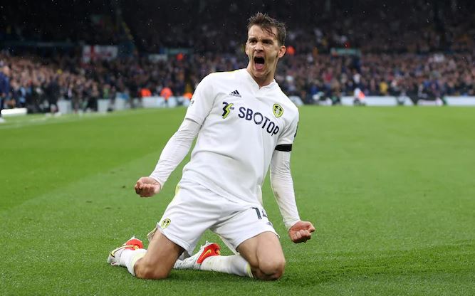 Leeds Nongkrong di Posisi 3 Klasemen, 4 Pemainnya Curi Perhatian
