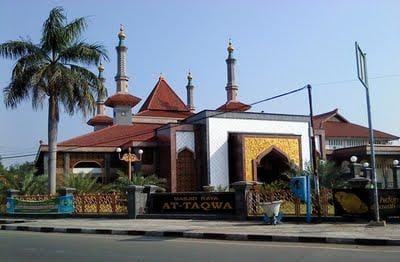 7 Masjid Ini Sediakan Fasilitas Kamar Penginapan Bagi Jamaah