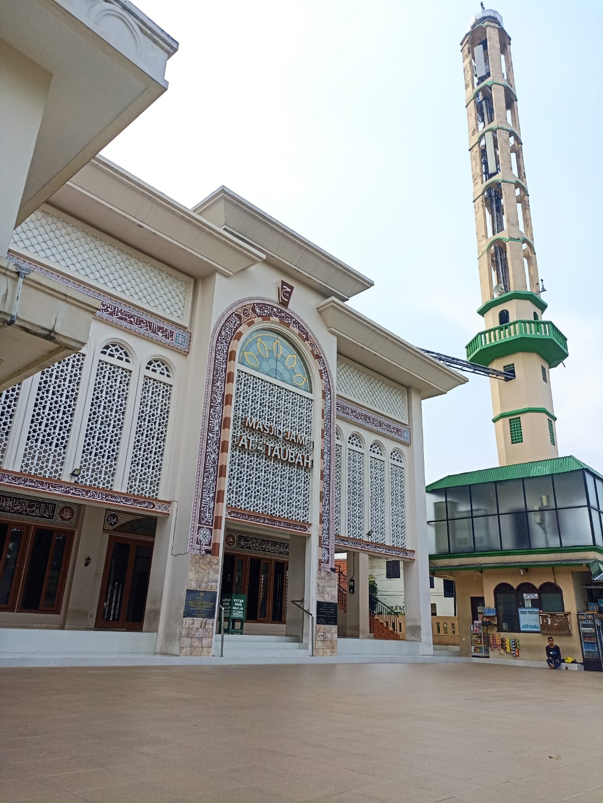 Hampir Berusia 1 Abad, Masjid At-Taubah Sediakan Ragam Fasilitas