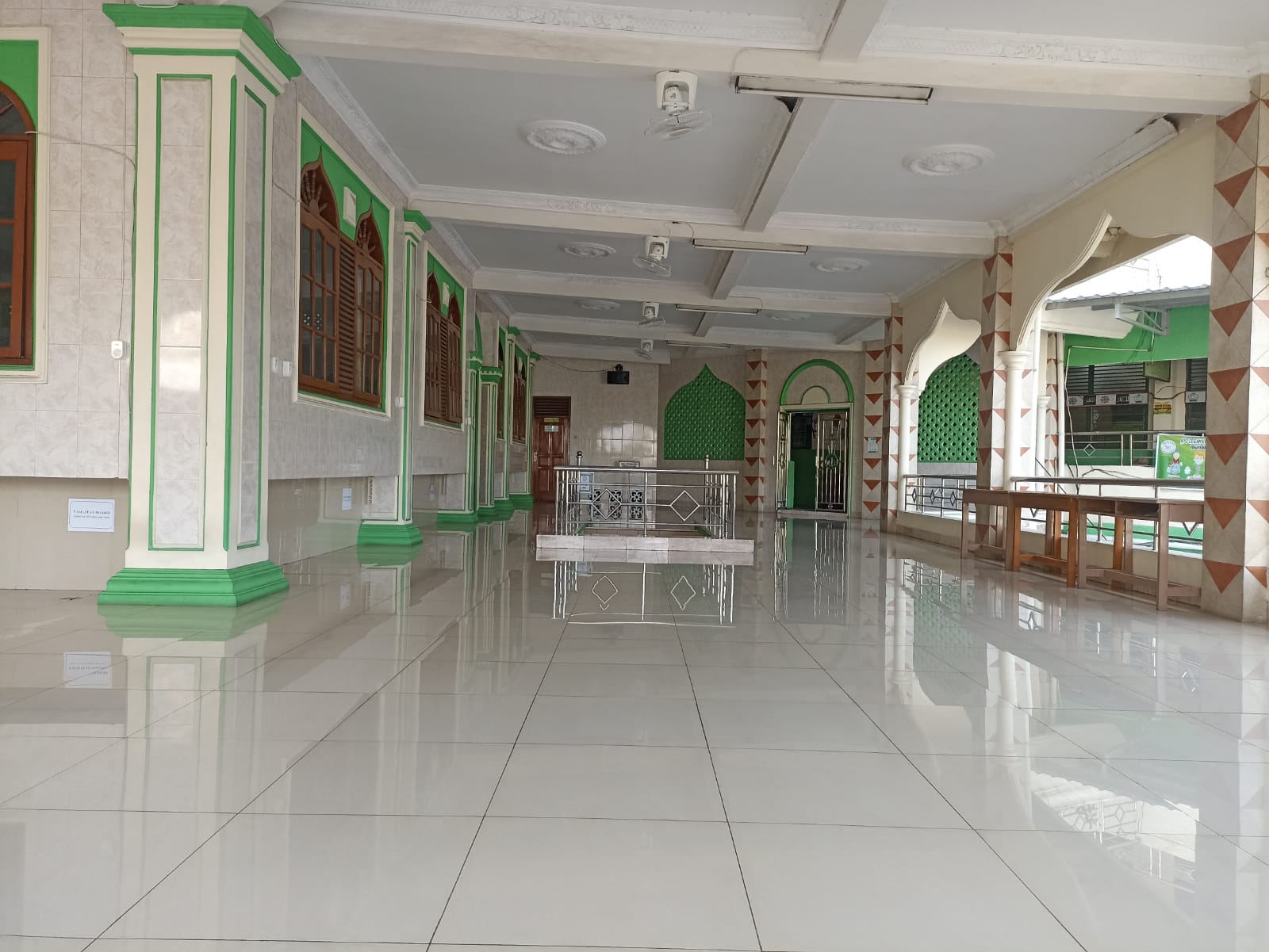 Area Parkir Masjid Baiturrahman Saharjo Mampu Tampung Puluhan Mobil