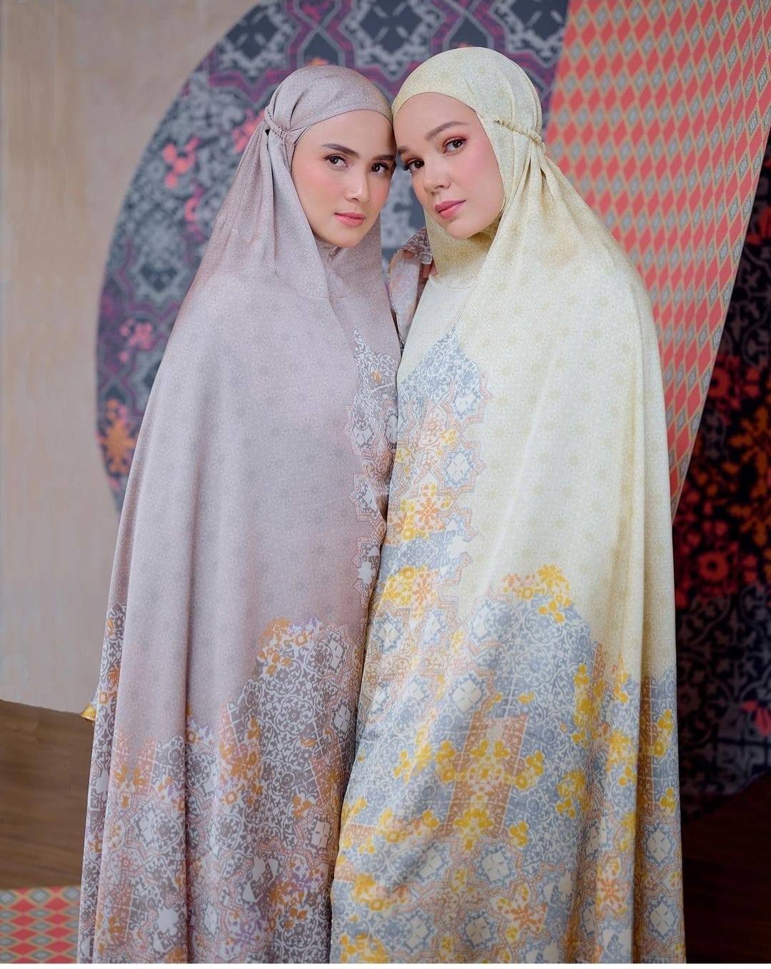 Lima Artis Berbisnis Mukena, Punya Syahrini Paling Mahal