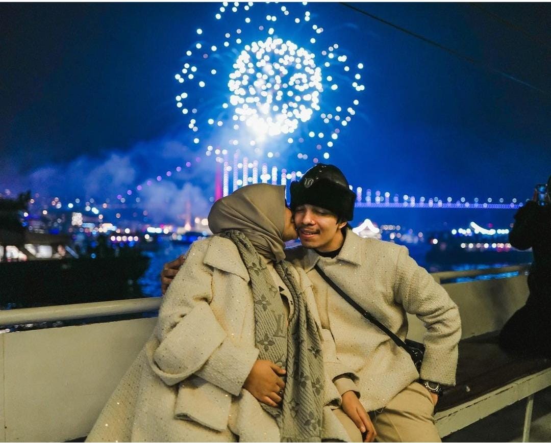 Selain Lesti Kejora, 4 Artis Ini Koleksi Scarf yang Harganya Bikin Jantungan