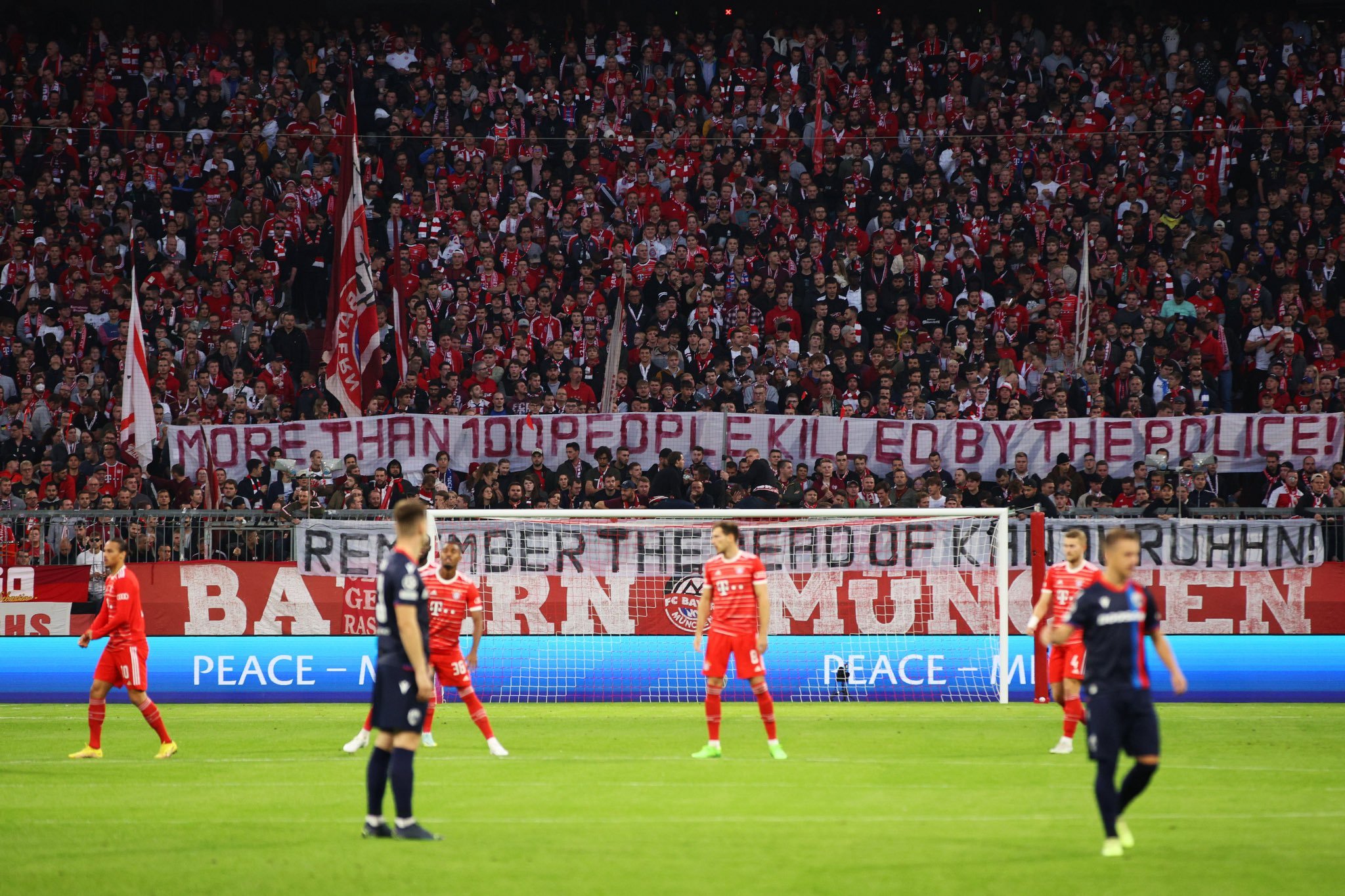 Setelah Fans Munchen, Giliran Dortmund Tuntut Keadilan Korban Tragedi Kanjuruhan