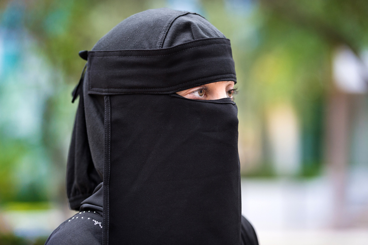 Serupa tapi Tak Sama, Ini Bedanya Niqab, Burqa, Cadar, dan Khimar