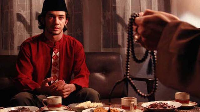 Gaya Fesyen Lima Aktor Saat Berperan sebagai Santri