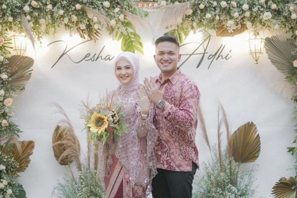 Inspirasi Kebaya Hijab Lamaran ala Selebritas Tanah Air