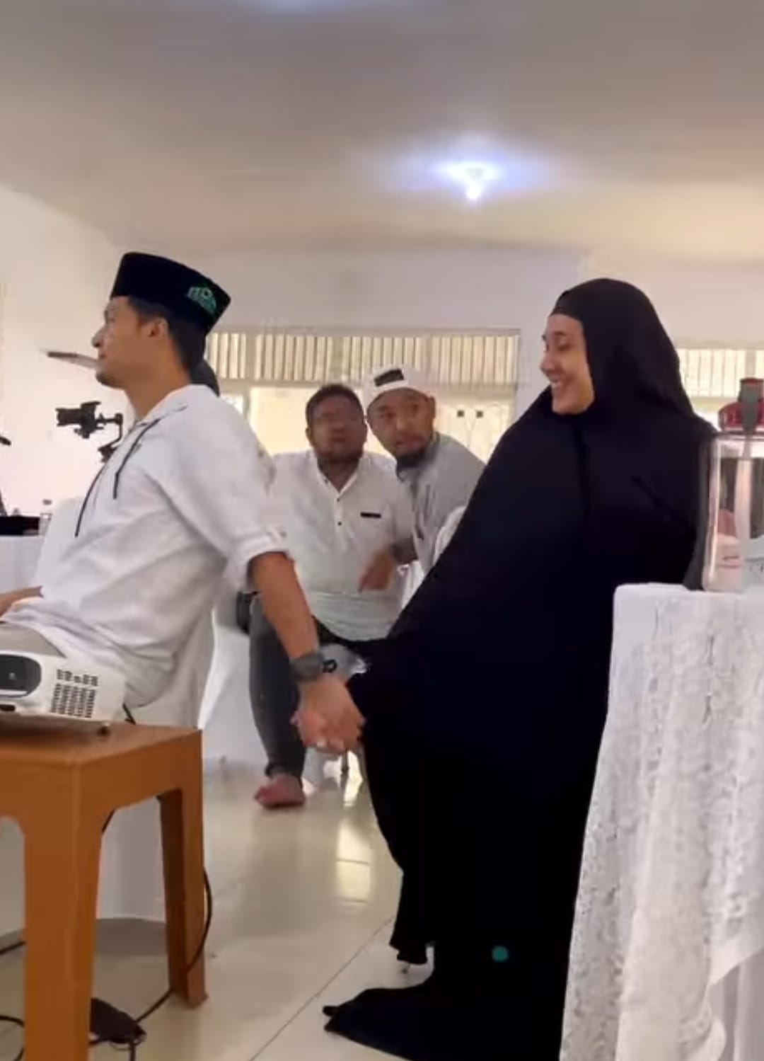 13 Tahun Makin Mesra, Intip Potret Keharmonisan Dimas Seto dan Dhini Aminarti