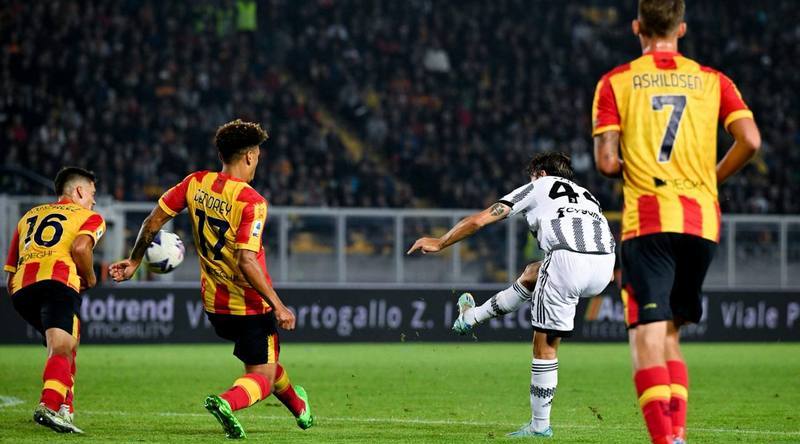 Napoli Gilas Sassuolo 4-0, Juventus Menang Tipis 1-0 atas Lecce