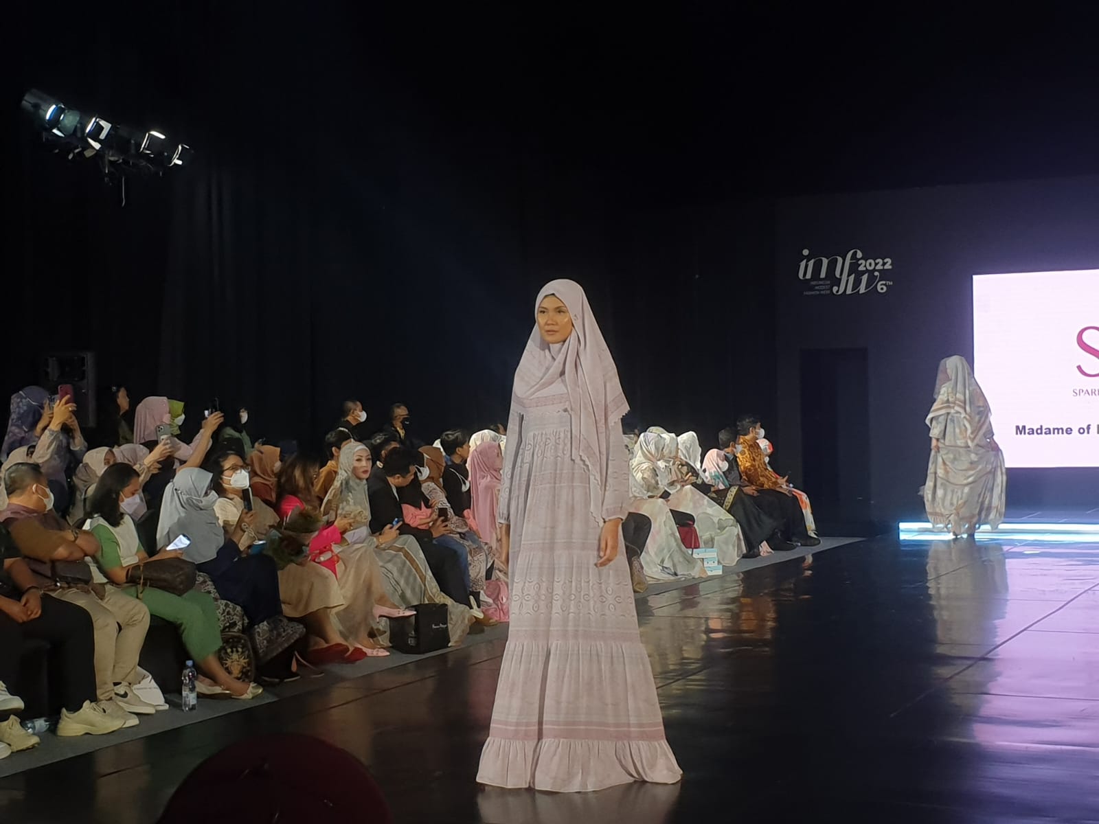 Risty Tagor dan Khanza Maryam Kolaborasi di Brand Madame Of Rose