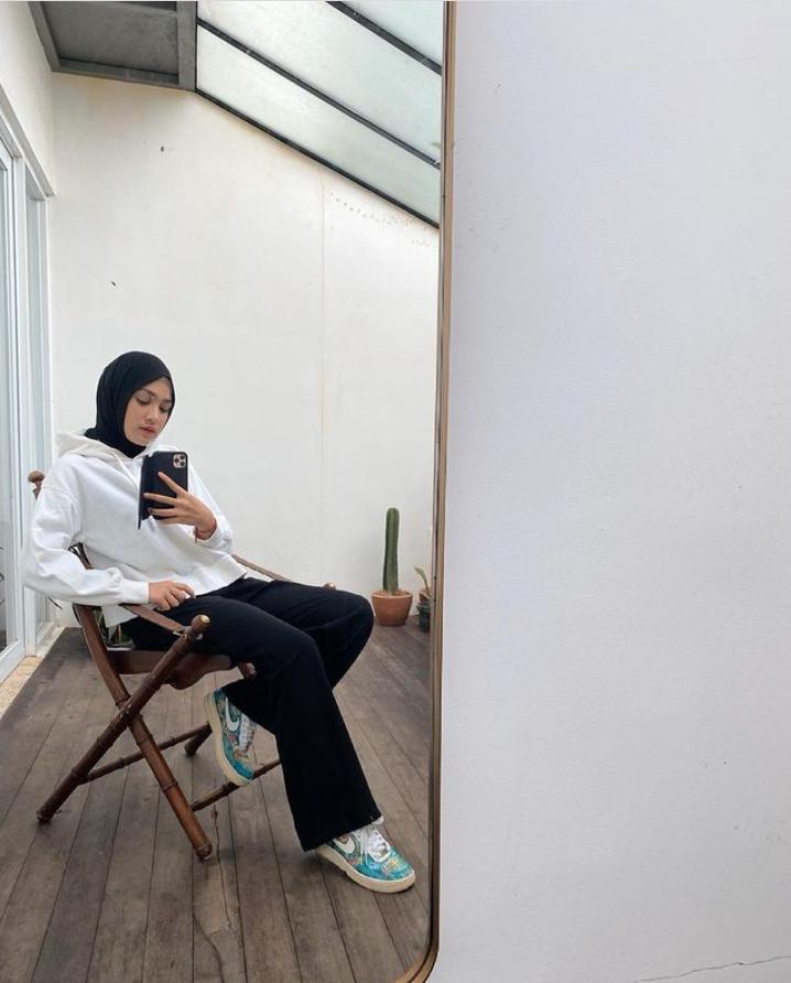 6 Outfit Putih Ala Cut Syifa, Cantiknya Bikin Pusing