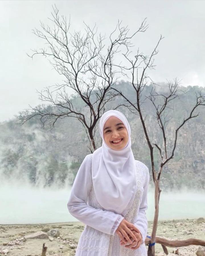 6 Outfit Putih Ala Cut Syifa, Cantiknya Bikin Pusing