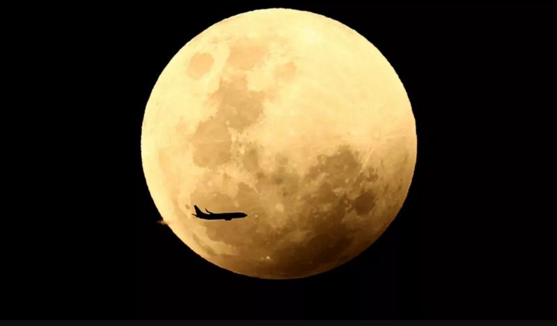 Potret Indahnya Gerhana Bulan Total di Berbagai Belahan Dunia