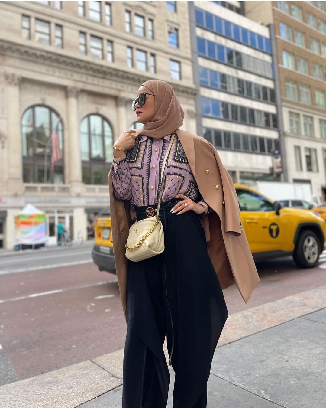 Empat Referensi Fesyen Tabrak Lari Ala Olla Ramlan, Berkelas!