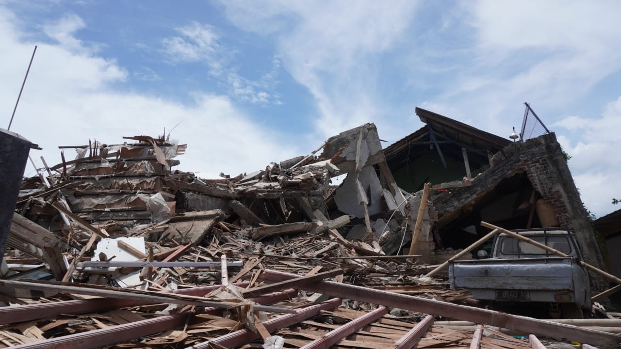 FOZ: Korban Gempa Cianjur Trauma, Tenda Pengungsian Membludak