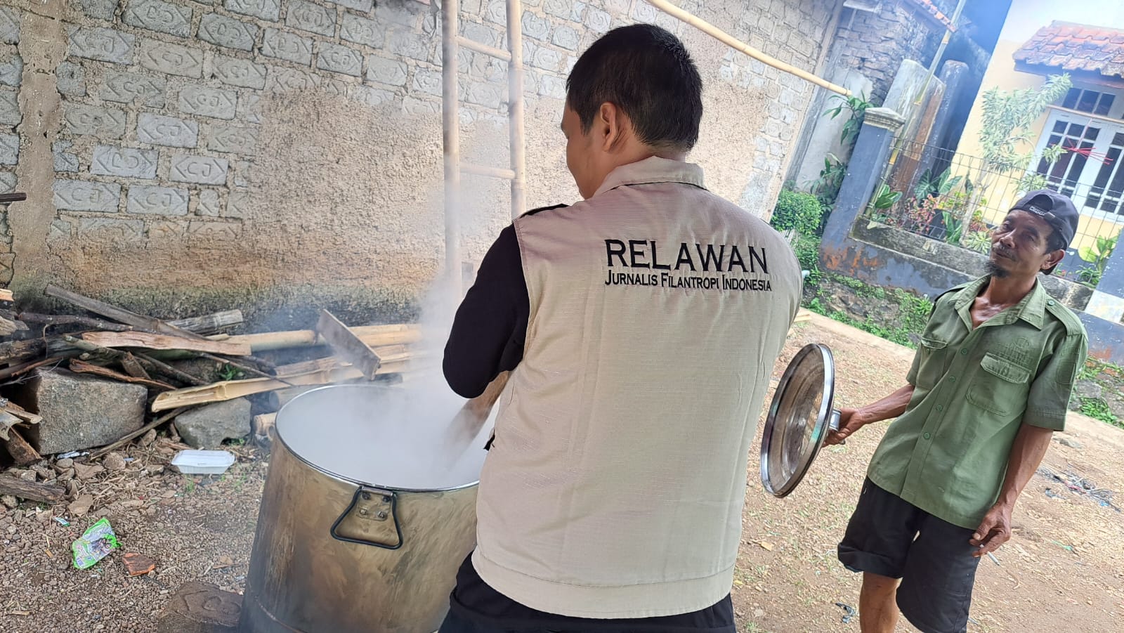 Komunitas Media Online dan Jufi Dirikan Posko Bantuan di Cianjur