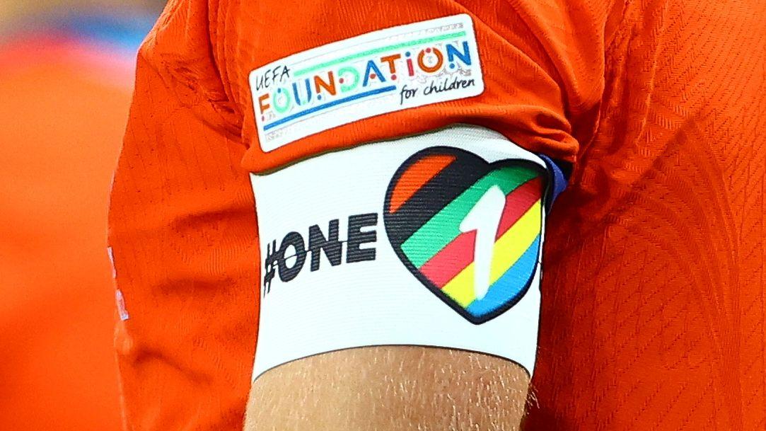 Mengapa Negara Barat Ngotot Promosikan LGBT di Piala Dunia Qatar?