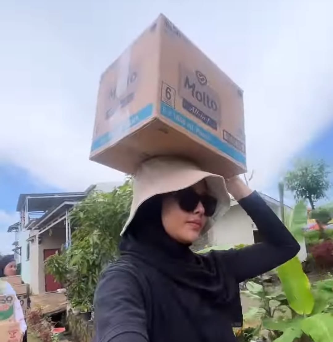 5 Selebritas Turun Langsung Beri Bantuan pada Korban Gempa Cianjur