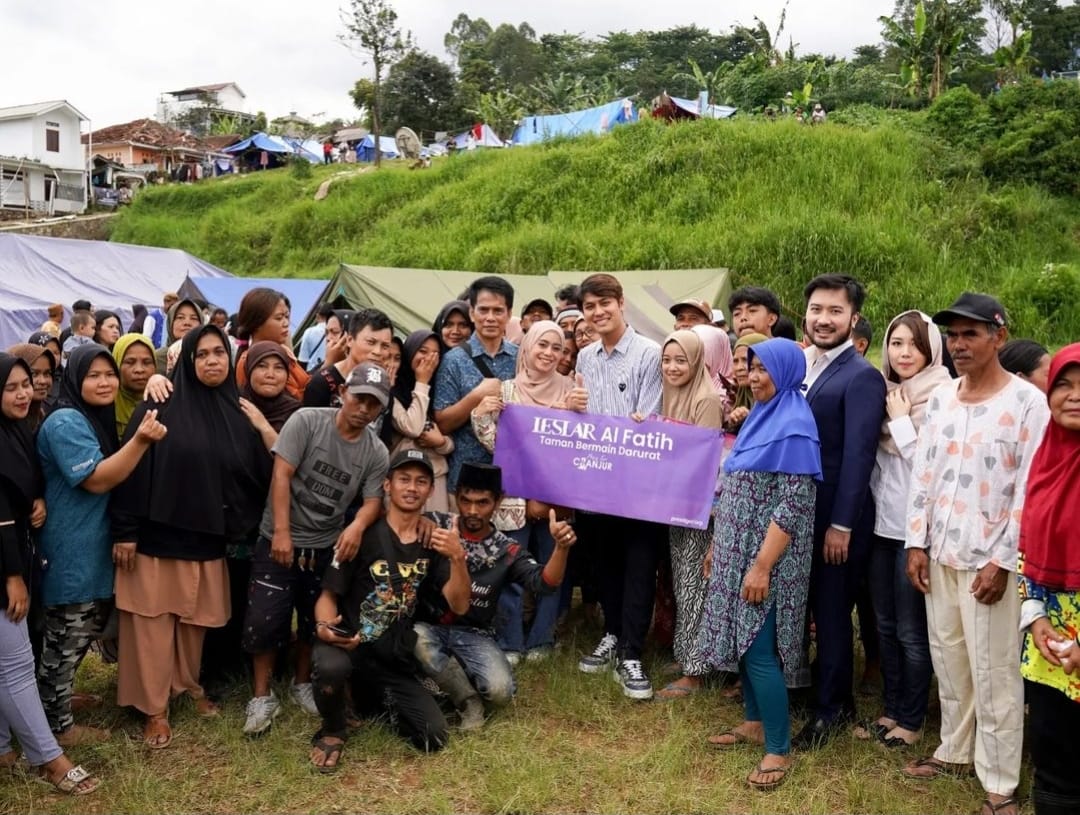 5 Selebritas Turun Langsung Beri Bantuan pada Korban Gempa Cianjur