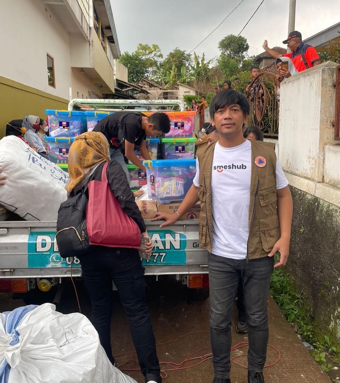 5 Selebritas Turun Langsung Beri Bantuan pada Korban Gempa Cianjur