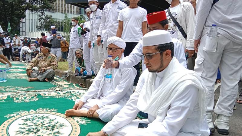 Elemen Umat Islam Unjuk Rasa Bela Al-Qur'an di Depan Kedubes Swedia
