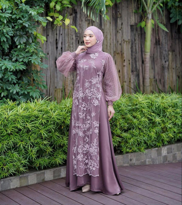 Inspirasi Busana Muslimah Agar Tampil Stylish dan Syar’i saat Lebaran