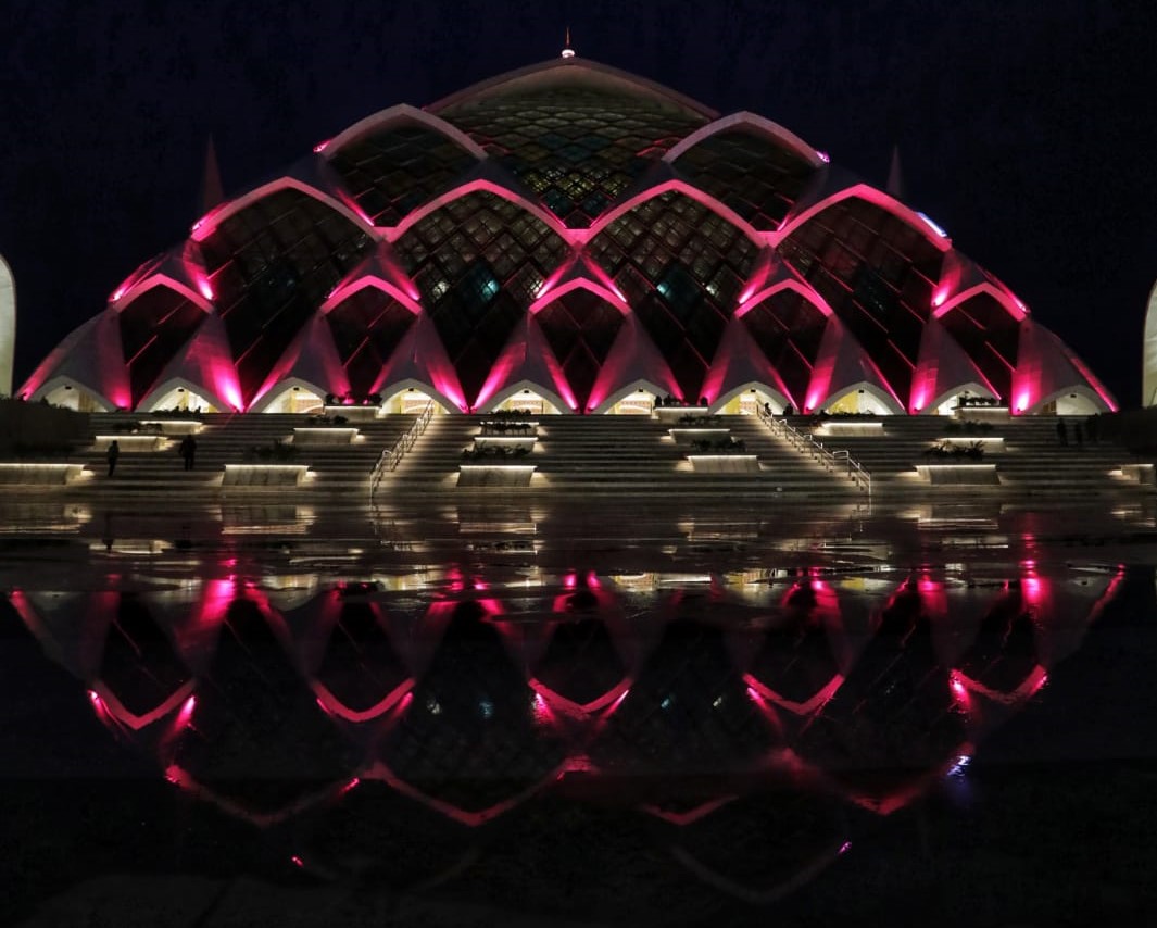 Yuk Wisata Religi Sambil Kagumi Keindahan Arsitektur Masjid di Indonesia