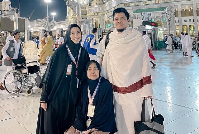 Alhamdulillah, 8 Selebritas Ini Pergi Berhaji Tahun 2023