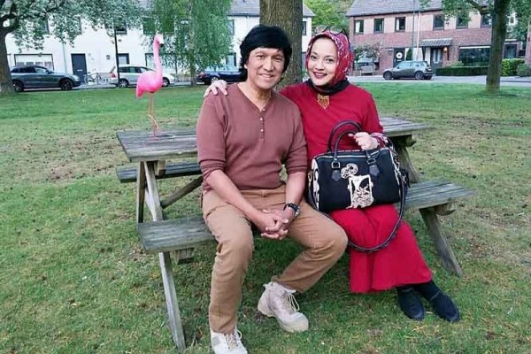 Kemesraan 7 Pasang Artis dengan Usia Pernikahan di Atas 20 Tahun