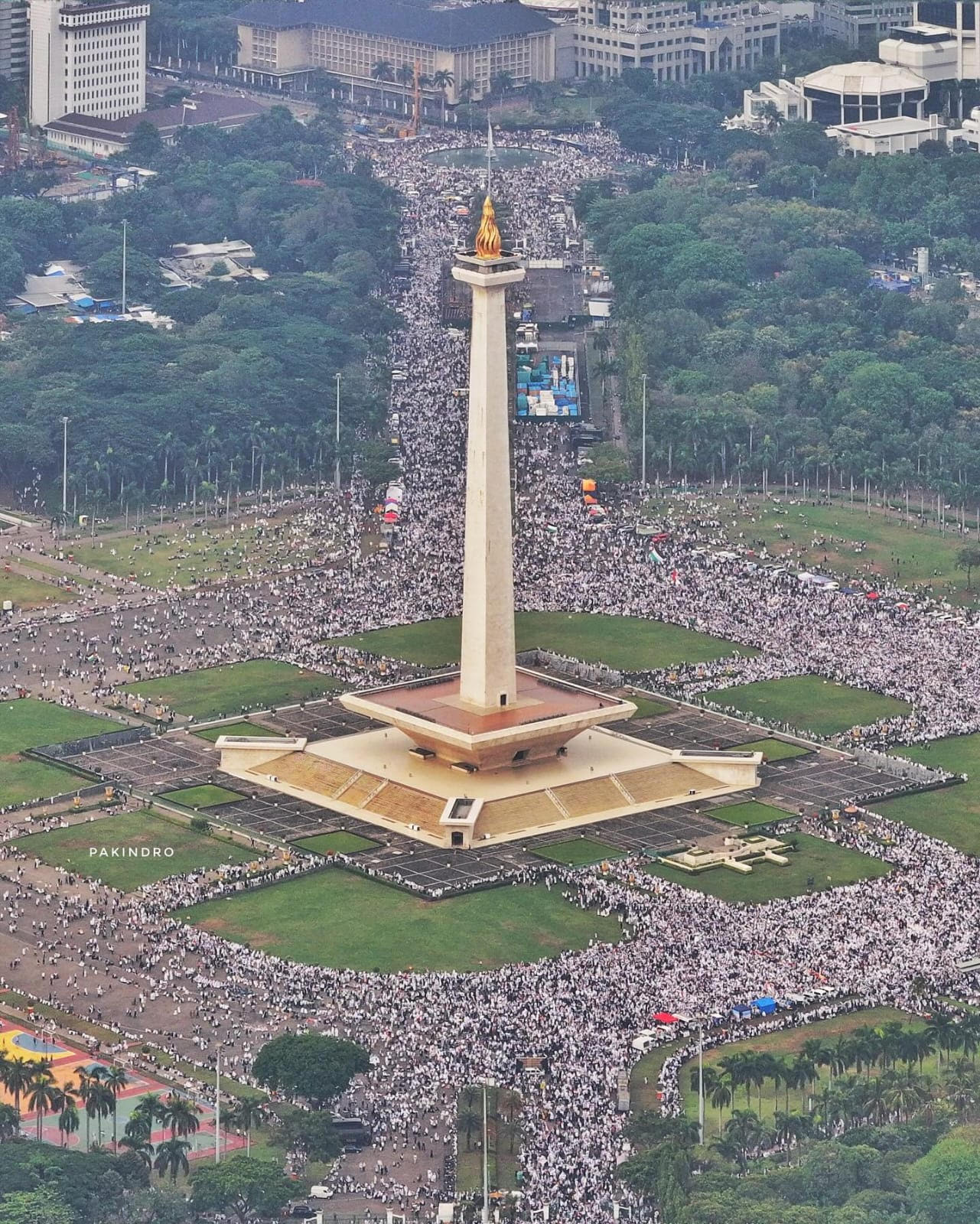 Foto-Foto Aksi Bela Palestina di Monas, Dihadiri 2 Juta Massa