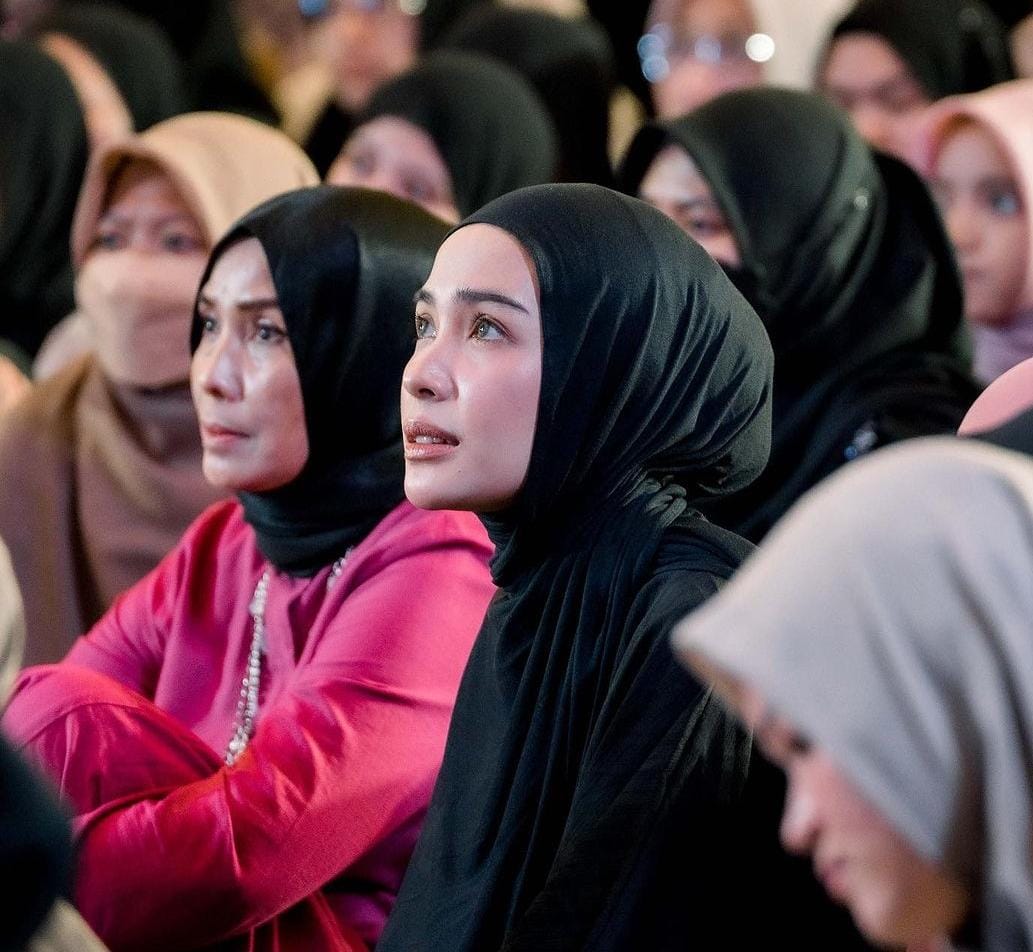 4 Artis Muda Ramai-Ramai Ikut Kajian Ustaz Hanan Attaki, Bikin Adem Lihatnya