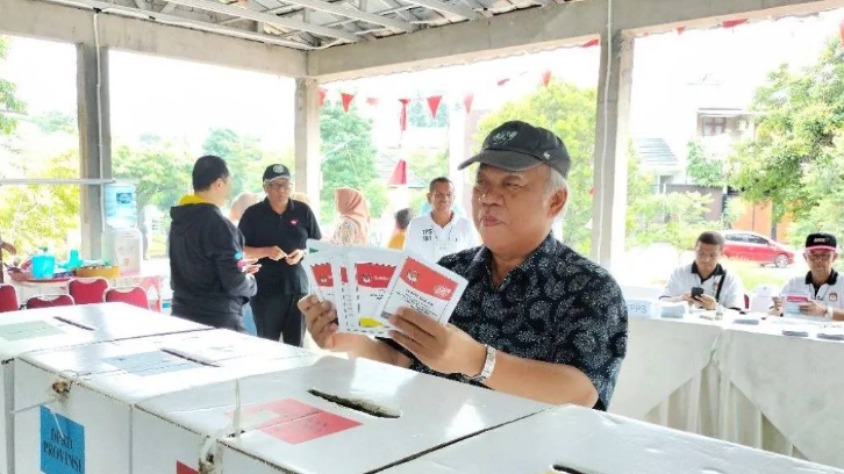 Potret 5 Menteri Kabinet Jokowi Kompak Pakai Baju Hitam di Hari Pencoblosan