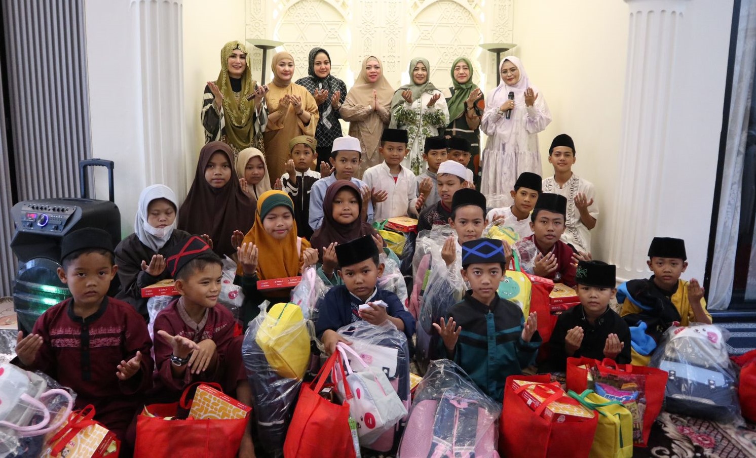 Majelis Taklim Mar'atus Sholihah Berbagi Santunan Anak Yatim