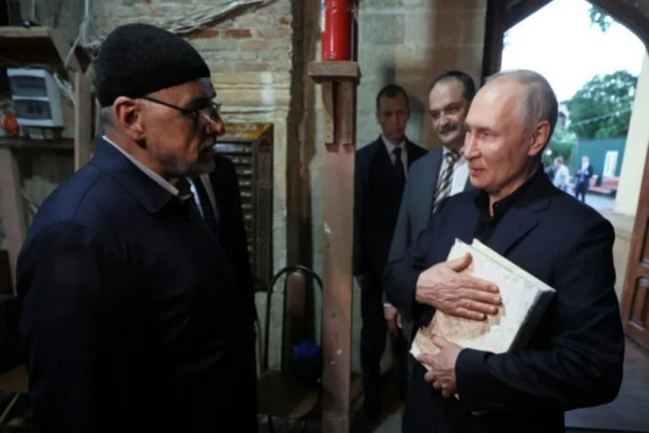 Putin Tegaskan Menodai Al-Qur'an Merupakan Kejahatan Di Rusia