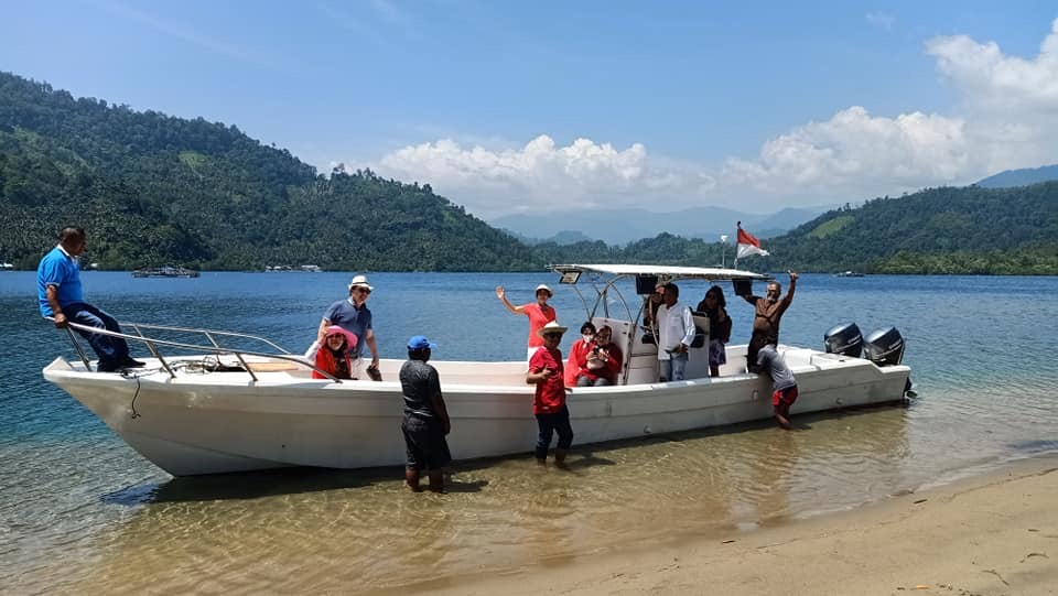 Berwisata Pantai ke DeagaBay Bolsel, Surie: Berawal dari Hobi Menata Rumah dan Memancing