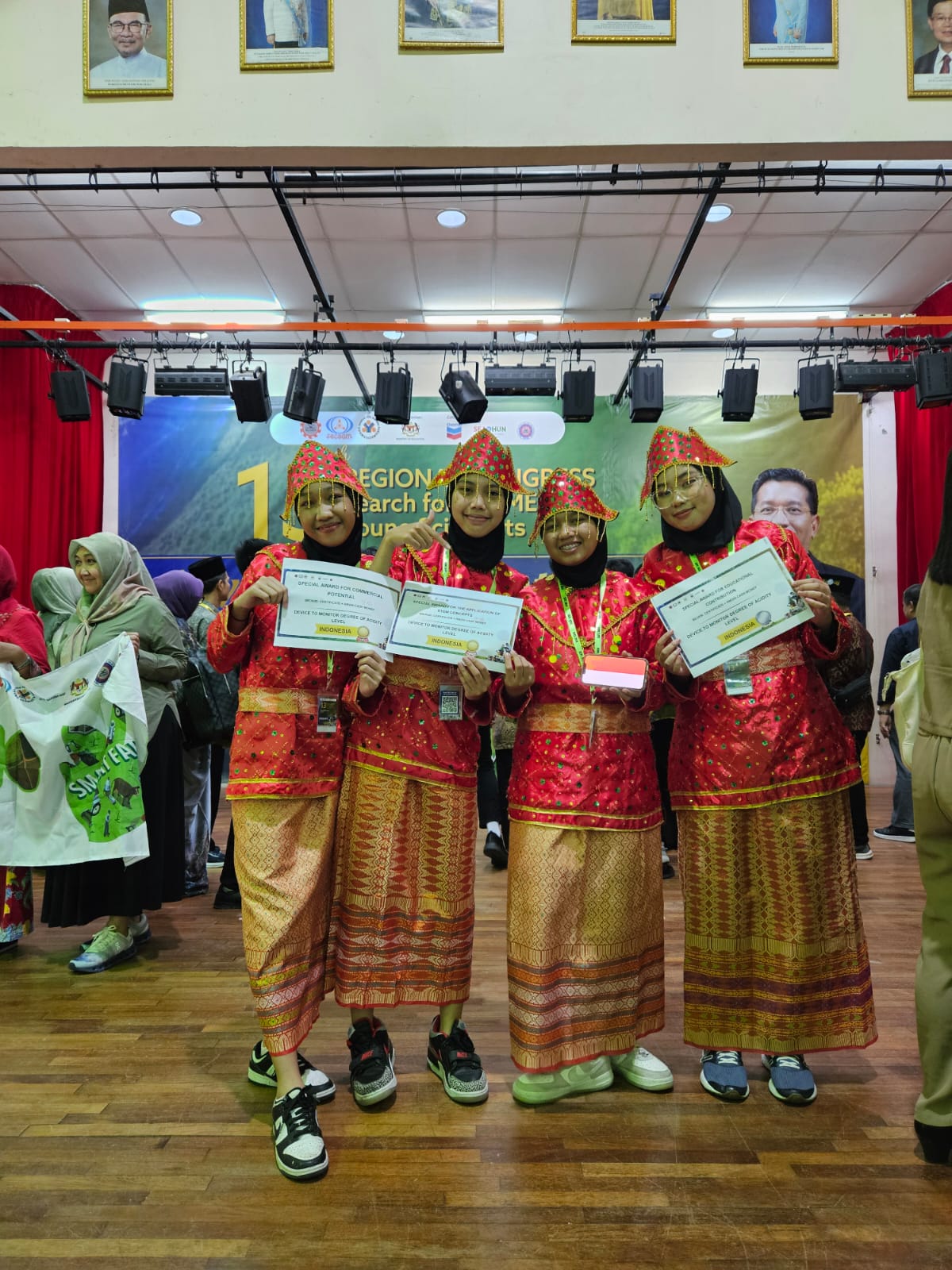 SMP Islam Amalina Raih Tiga Penghargaan di Ajang Kompetisi Ilmuwan Muda ASEAN 2024