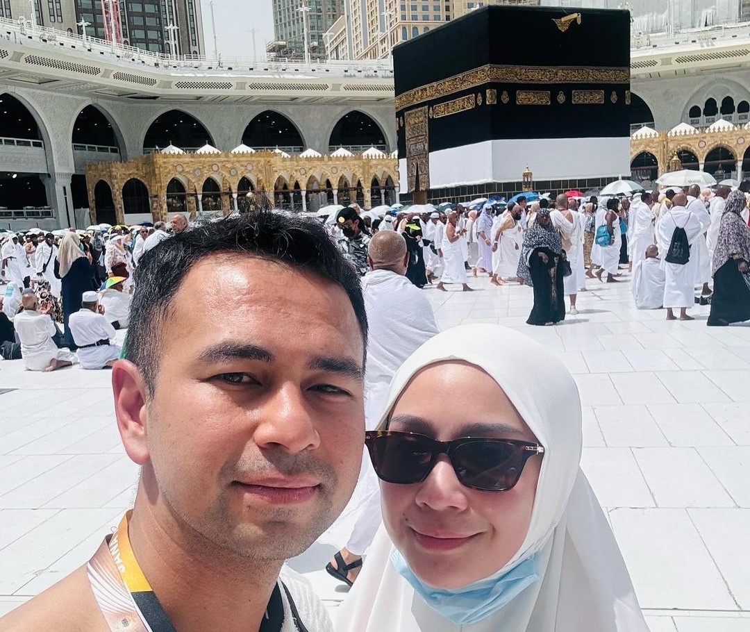 7 Artis Berangkat Haji Bareng Pasangan, Ibadah Jadi Makin Romantis